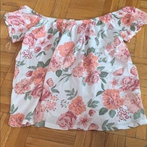 OFF THE SHOULDER TOP